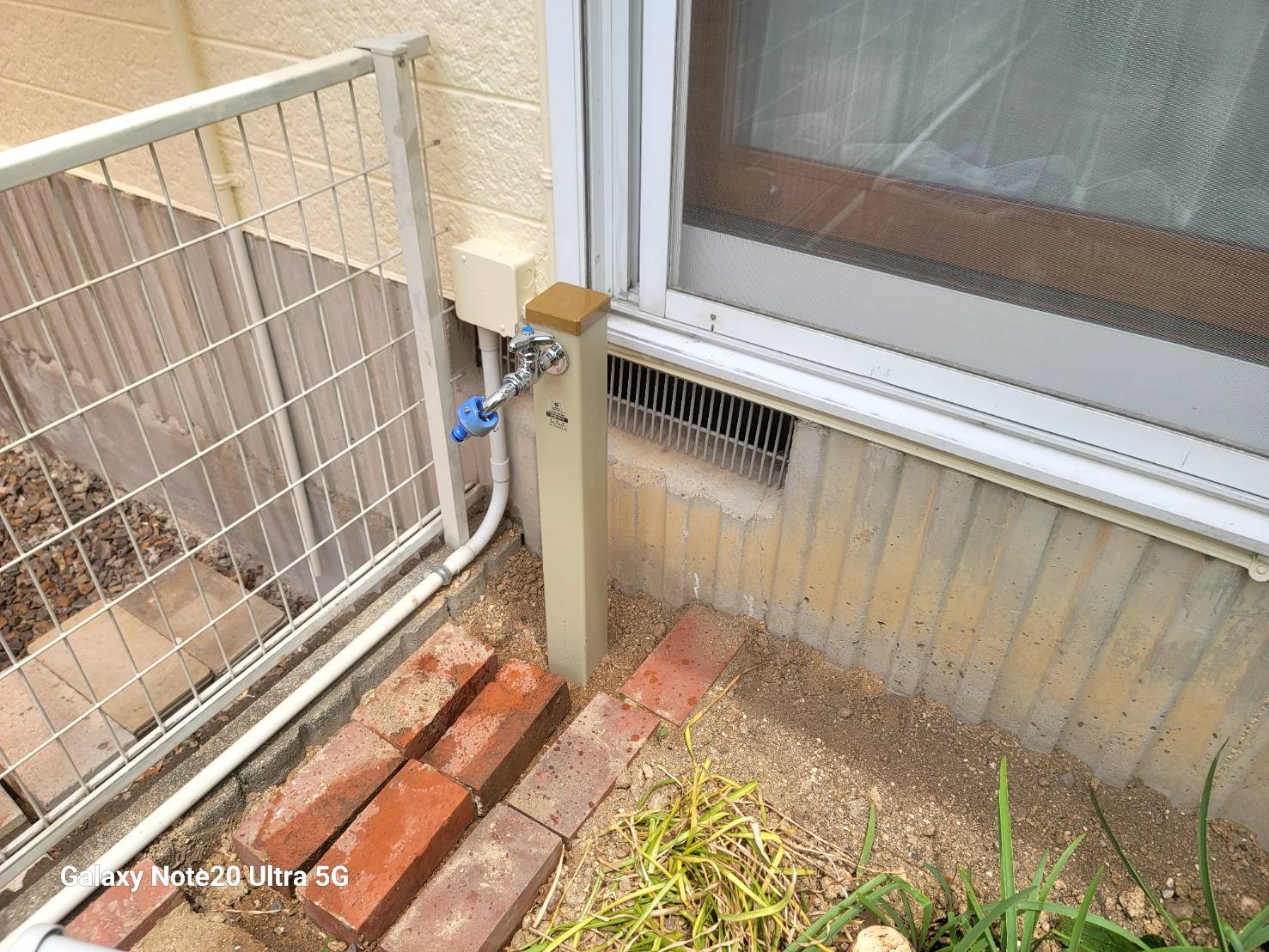 「かがまず使えるって、こんなにラクだったんですね」 地中散水栓から立水栓への交換工事｜毎日の水やりがもっと楽しく 画像