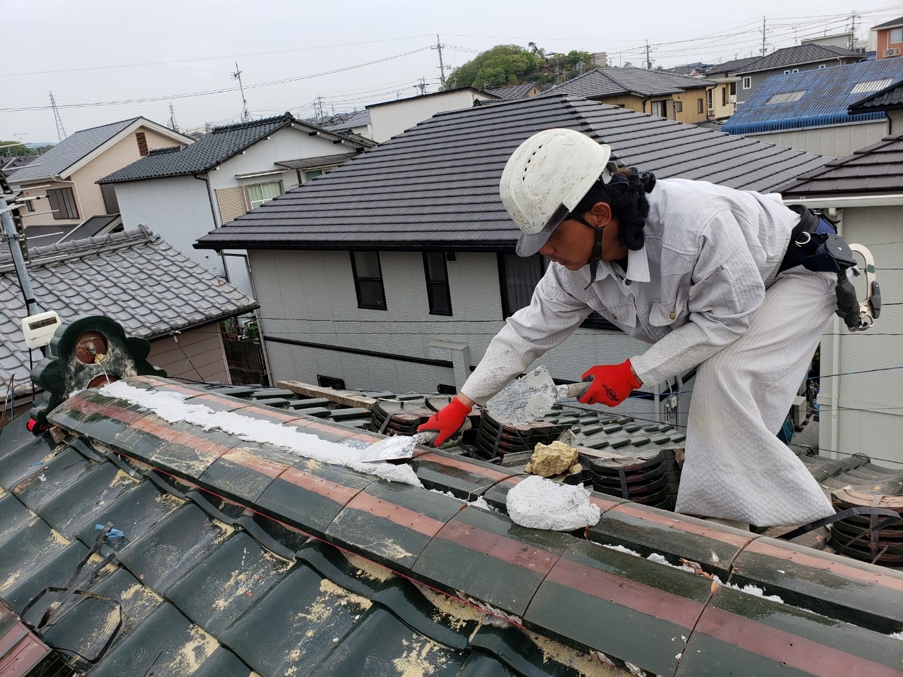 30年目の屋根点検で発見！のし瓦の積み直しで防水性能を回復 画像