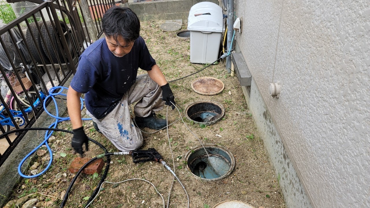 突然のトイレ詰まり…！緊急対応で排水管洗浄を行いました 画像