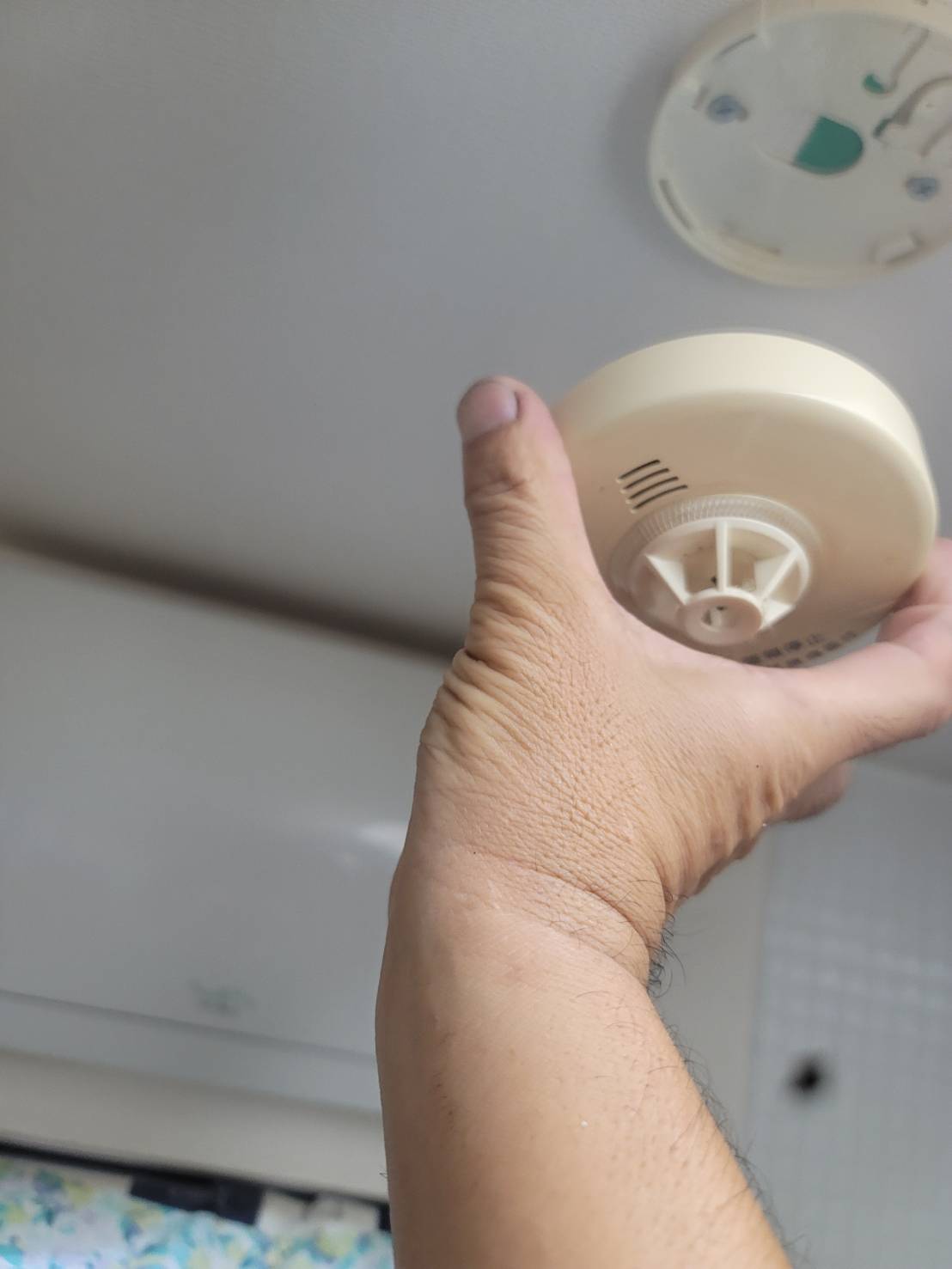外壁塗装中に「火災報知器も見てもらえる？」と聞かれて…外壁塗装中に「火災報知器も見てもらえる？」とご相談 画像