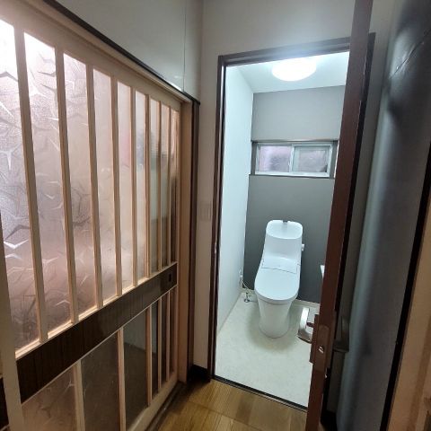 名古屋市中川区 和式トイレ洋式トイレ改修工事 光ホームさんのチーム最高でした アイキャッチ画像
