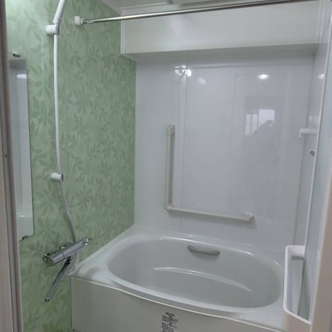 古くなった浴室を明るく暖かいユニットバスリフォーム アイキャッチ画像